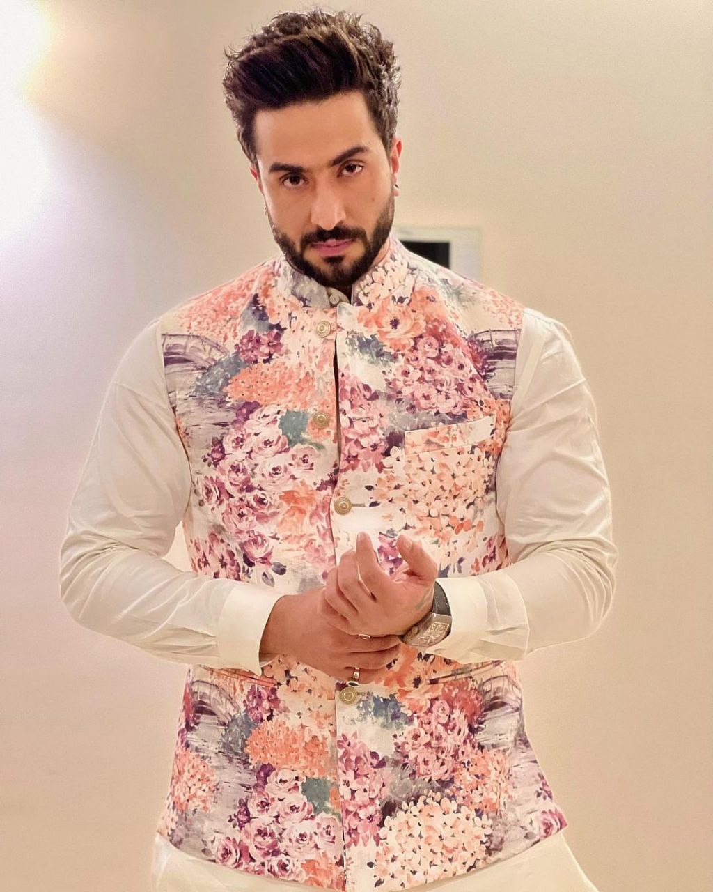 OFF WHITE MODEL SATIN PRINTED BOTANICAL BUNDI KURTA SET