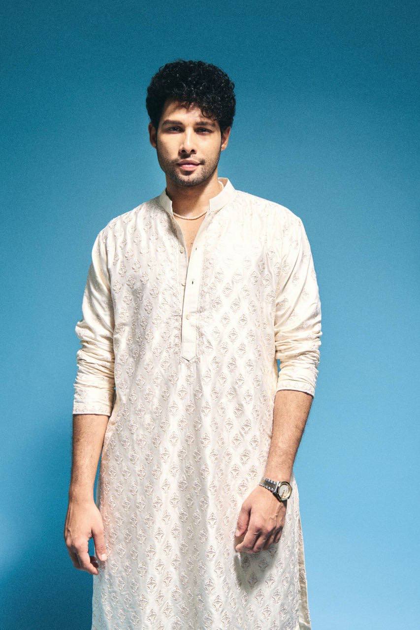 OFF WHITE EMBROIDERED WORK SILK KURTA PAJAMA SET FOR MEN'S