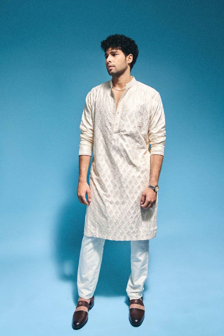 OFF WHITE EMBROIDERED WORK SILK KURTA PAJAMA SET FOR MEN'S